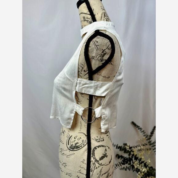 Charms Fashion Choker Crop Top V-Neck Rings on Each Side White M - Picture 6 of 15